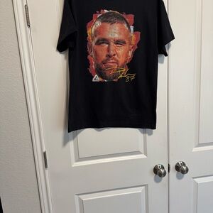 Taylor Swifts fiancé tee shirt